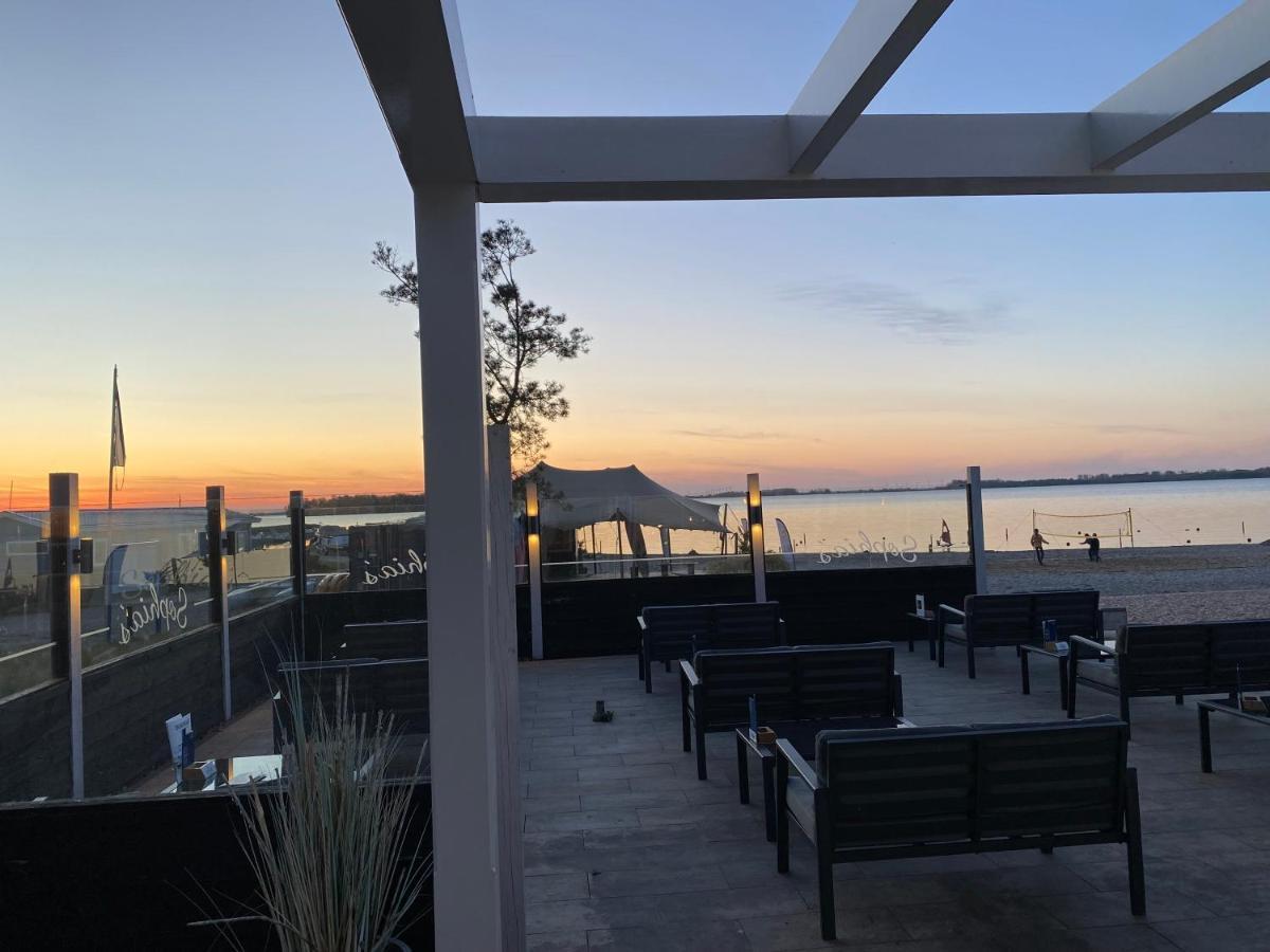 Green Villa In Bester Lage - Dachterrasse Mit Meerblick - Grosser Eingezaeunter Garten - Kinderfreundlich - Hunde Inklusive - 4 Sterne Resort - Direkt Am Strand - Pool Inklusive Хульсхорст Экстерьер фото